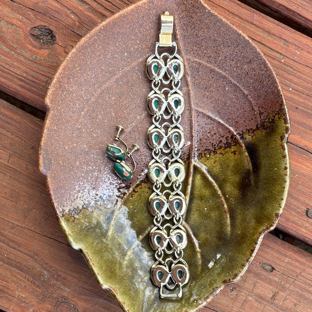 Coro Champagne Gold Bracelet and Earrings Set with Teal Marbled Accents - Picture 3 of 11